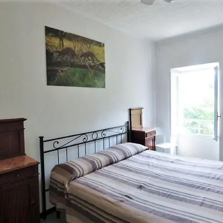 בית נופש Near Maggiore Pool